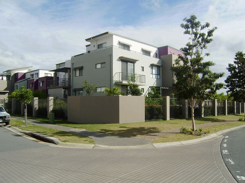 H3/2 Acacia Court, Robina QLD 4226