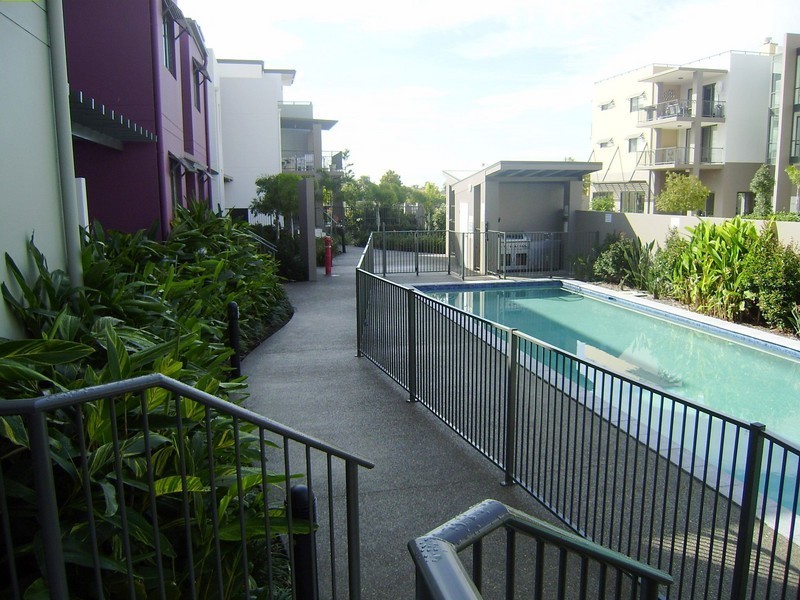 E1/2 Acacia Court, Robina QLD 4226