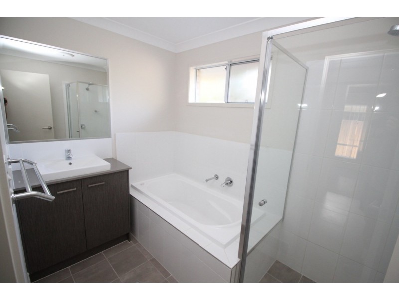 256 Bloomfield Street, Cleveland QLD 4163