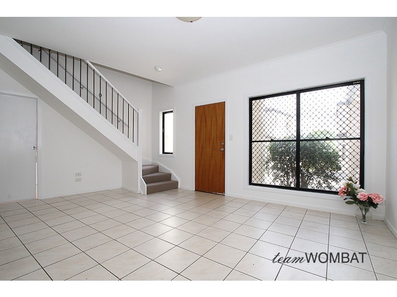 77 Depper Street, St Lucia QLD 4067