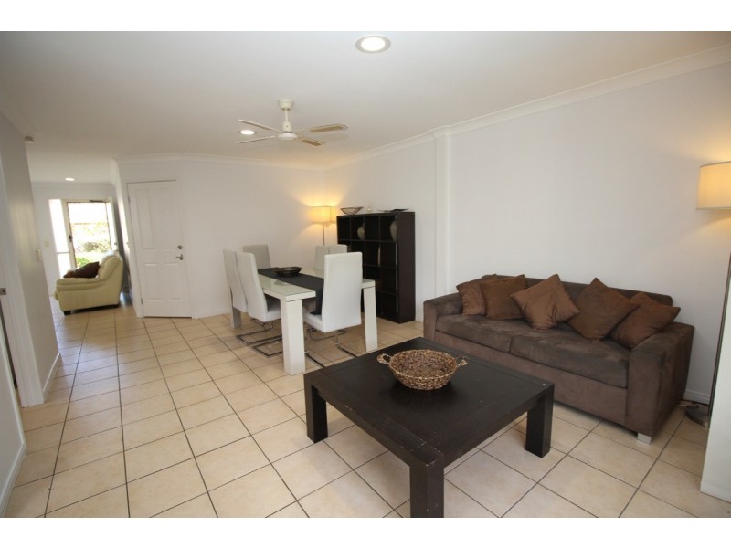 42/74 UNIVERSAL STREET, Pacific Pines QLD 4211