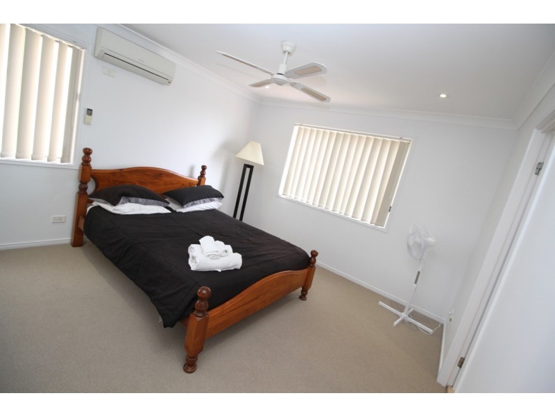 42/74 UNIVERSAL STREET, Pacific Pines QLD 4211