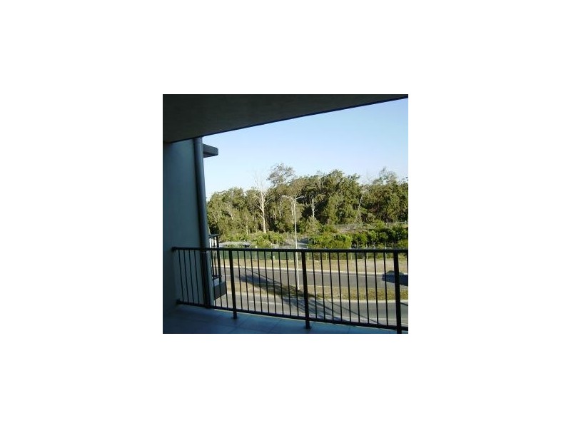 D5/2 Acacia Court, Robina QLD 4226