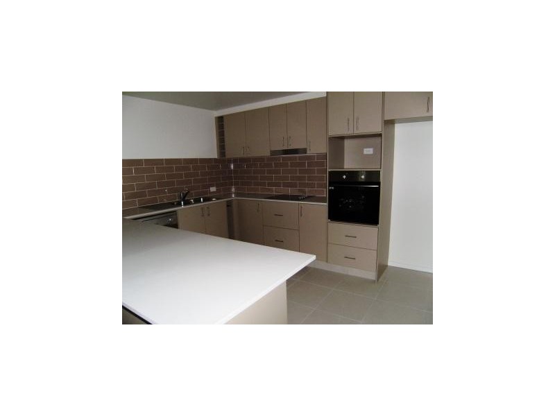 D5/2 Acacia Court, Robina QLD 4226