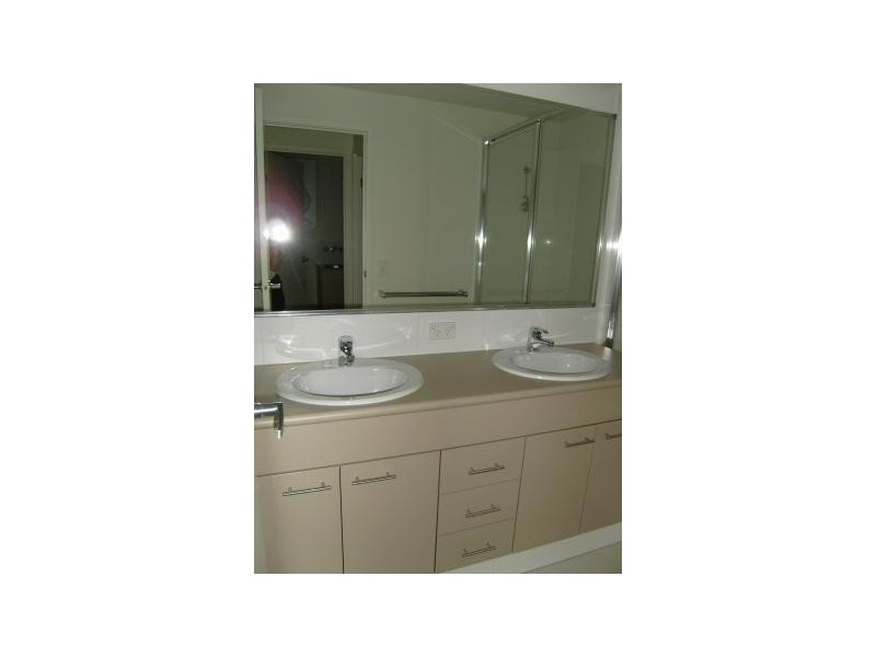 D5/2 Acacia Court, Robina QLD 4226