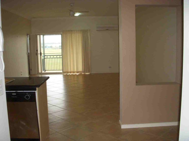 20/82-86 Limetree Parade, Runaway Bay QLD 4216