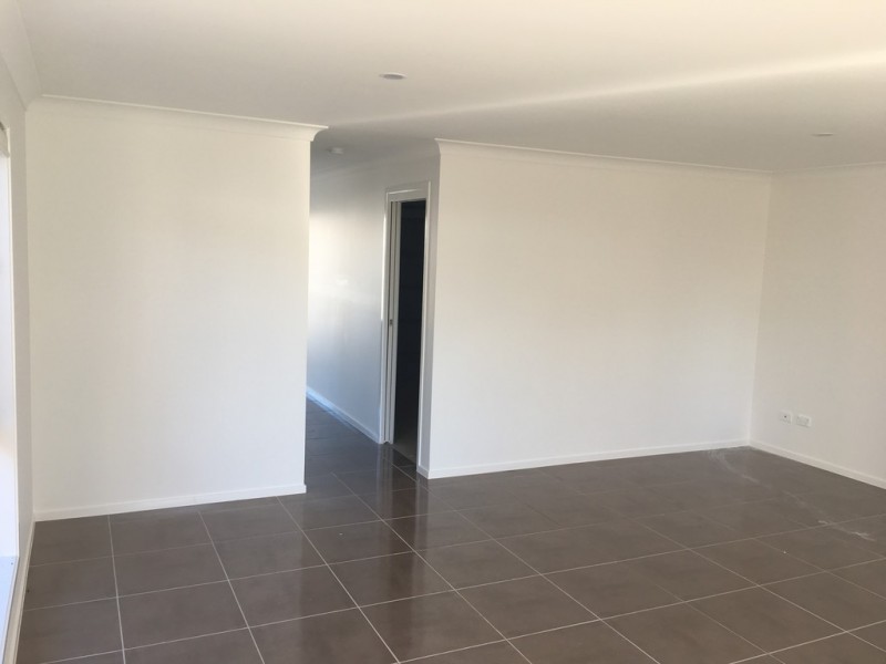 54 grahams road, Strathpine QLD 4500