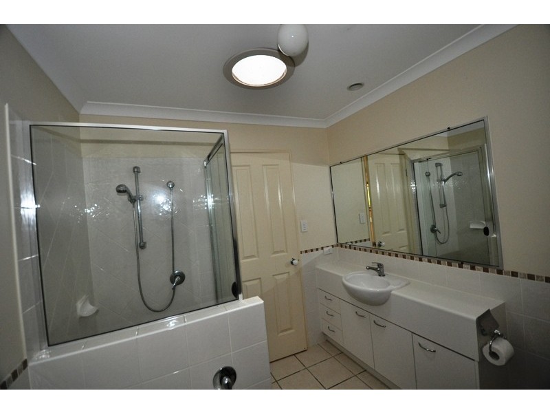14/9 Pamela Place, Kenmore Hills QLD 4069