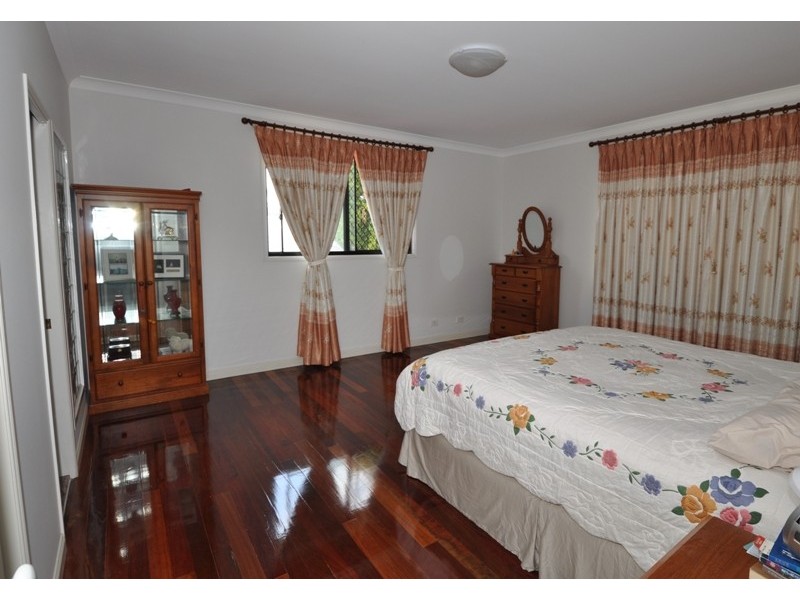 7 Normanby St, Indooroopilly QLD 4068