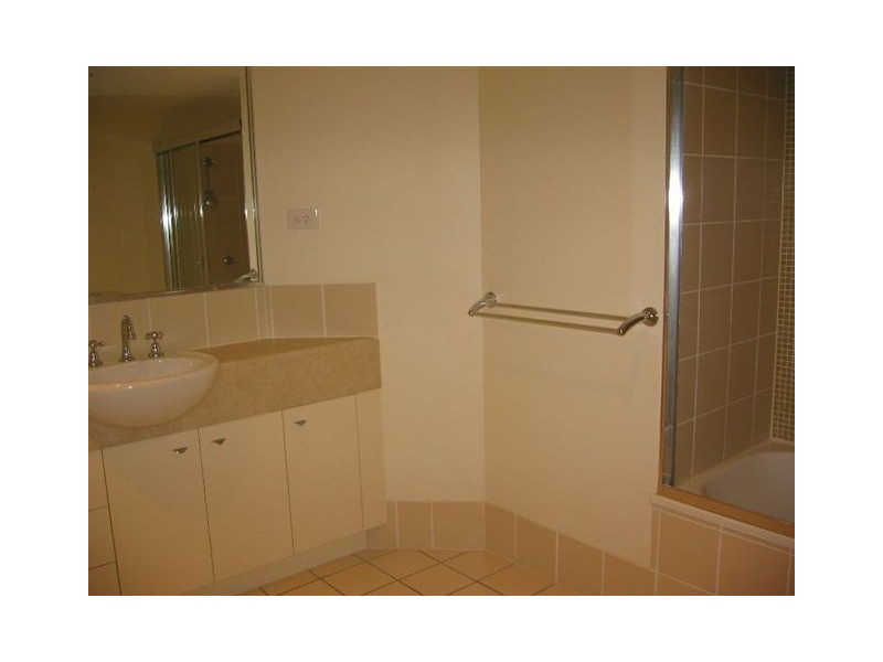 19/11 Grosvenor Road, Indooroopilly QLD 4068