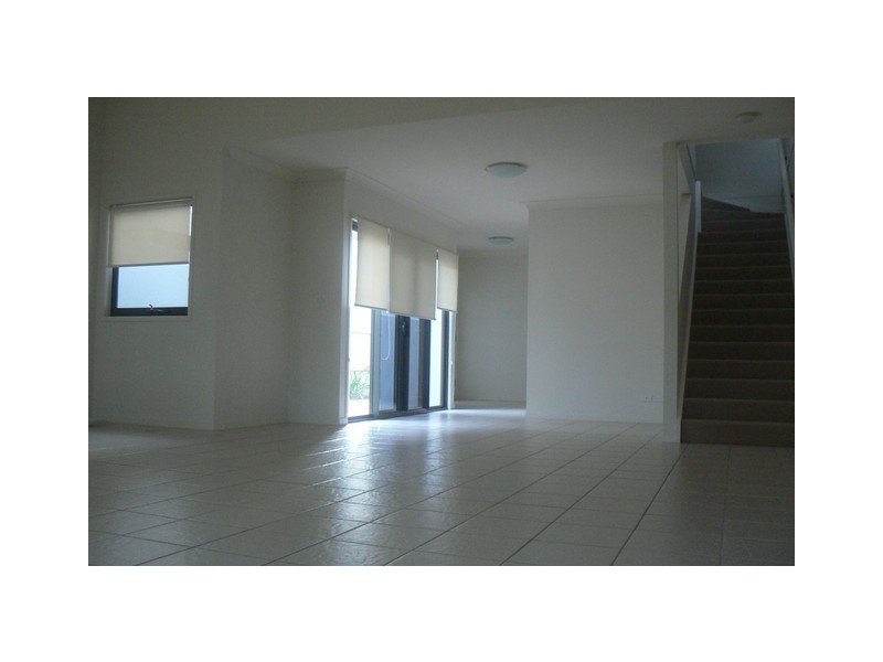 Mount Ommaney QLD 4074