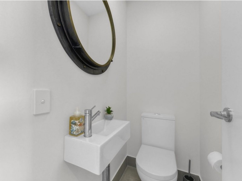 421 Trouts Road, Chermside QLD 4032