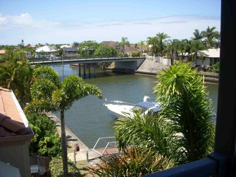 27/82-86 Limetree Parade, Runaway Bay QLD 4216