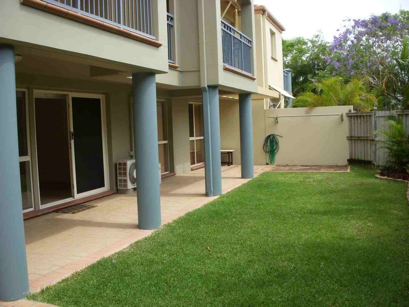 9/82-86 Limetree Parade, Runaway Bay QLD 4216