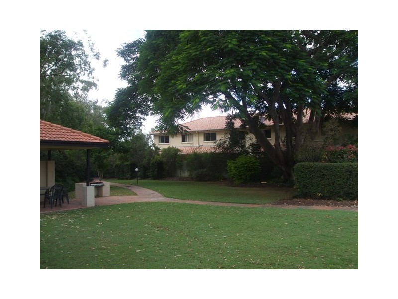 11 / 25 Buckingham Place, Eight Mile Plains QLD 4113
