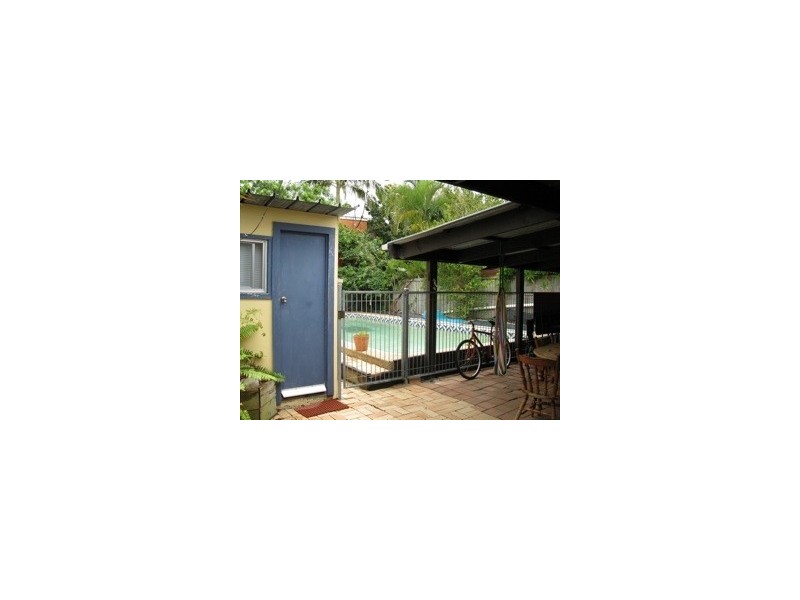 2/45 Seashell Ave, Mermaid Beach QLD 4218