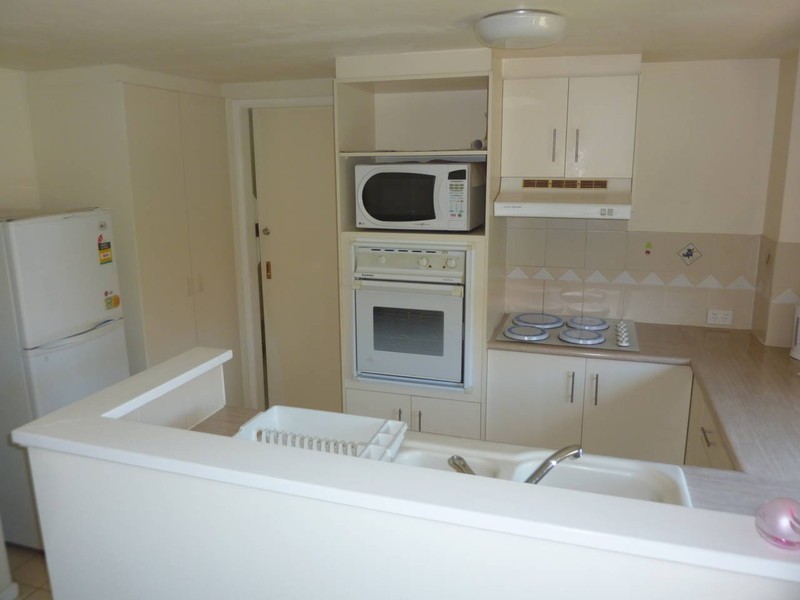 u80 / 75 Brown, Labrador QLD 4215