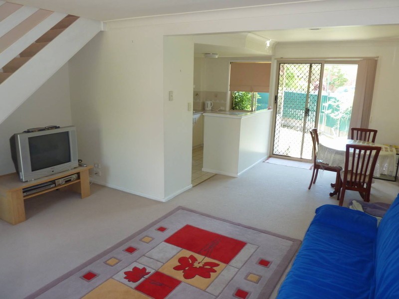 u80 / 75 Brown, Labrador QLD 4215