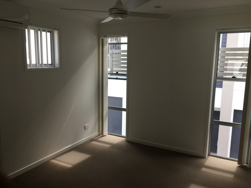 84B The Promenade, Springfield Lakes QLD 4300