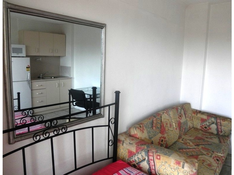 215 / 2 Barney Street, Southport QLD 4215