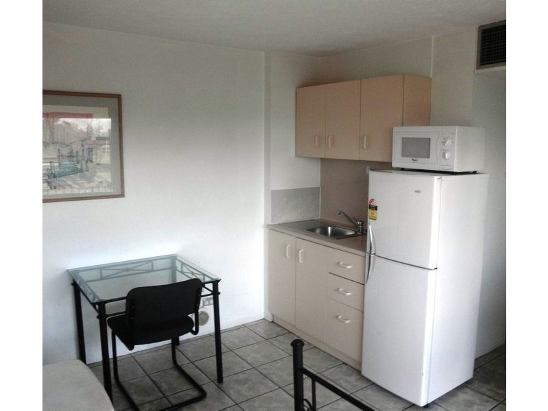 215 / 2 Barney Street, Southport QLD 4215