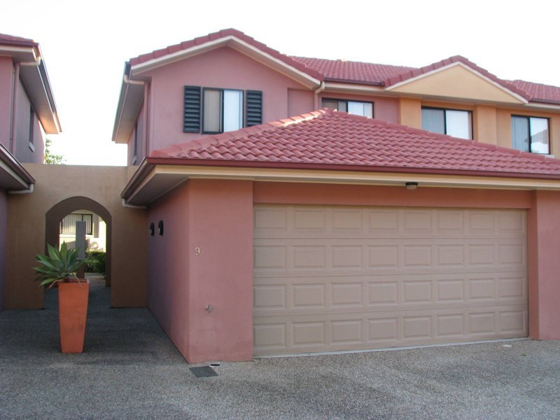 10/2 Geraldton Drive, Varsity Lakes QLD 4227