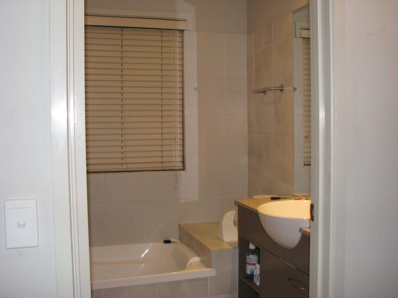 10/2 Geraldton Drive, Varsity Lakes QLD 4227