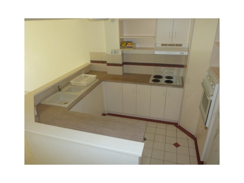 U22/75 Brown Street, Labrador QLD 4215