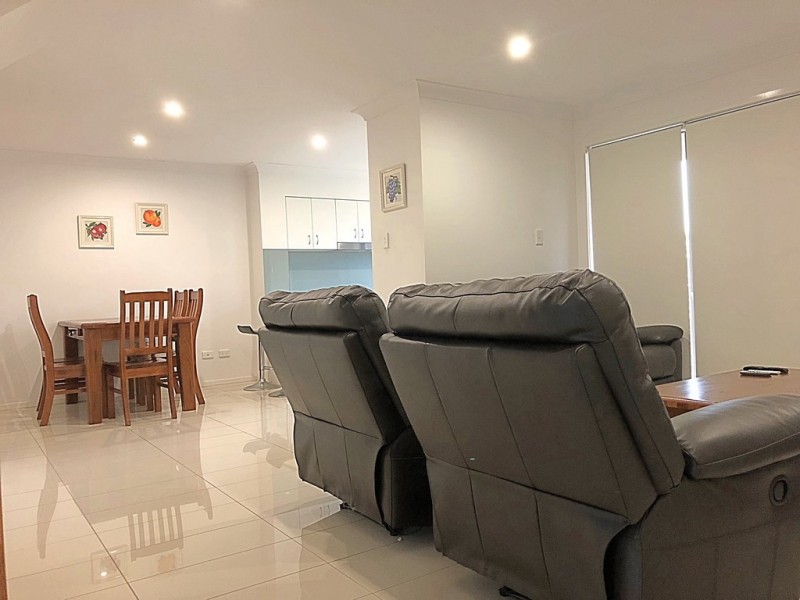 30 Girraween Crescent, Parkinson QLD 4115