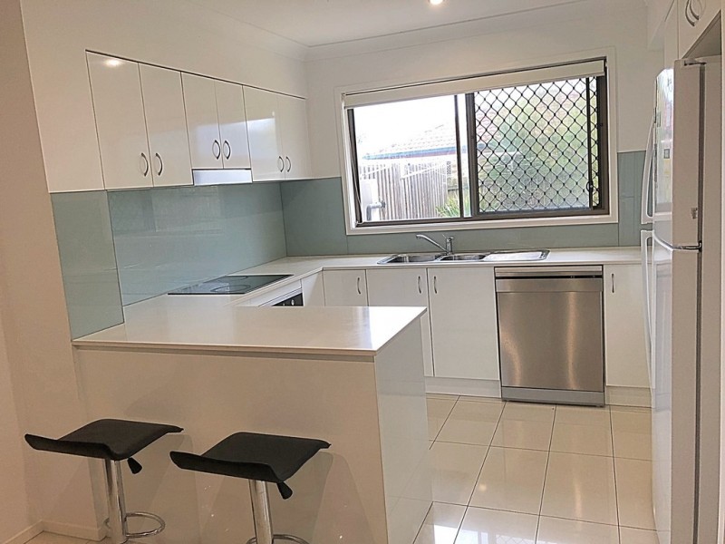 30 Girraween Crescent, Parkinson QLD 4115