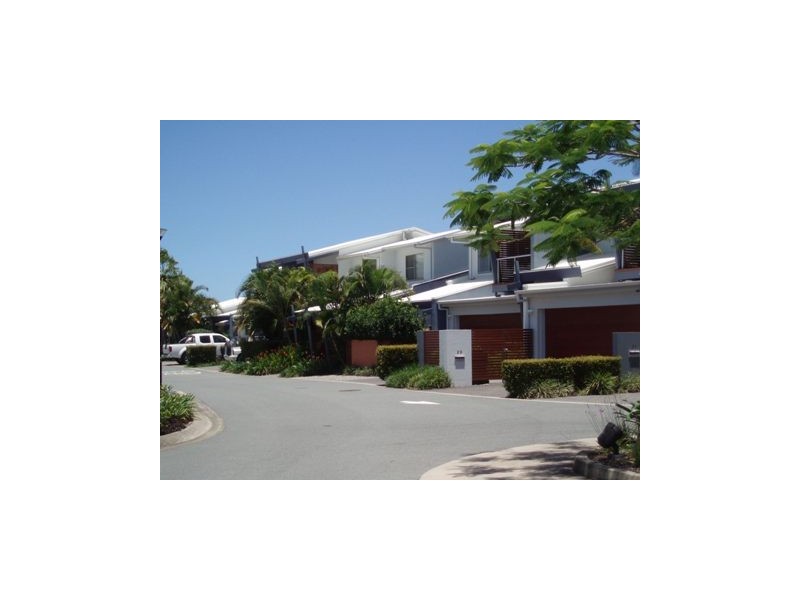 27/181 Lae Drive, Coombabah QLD 4216