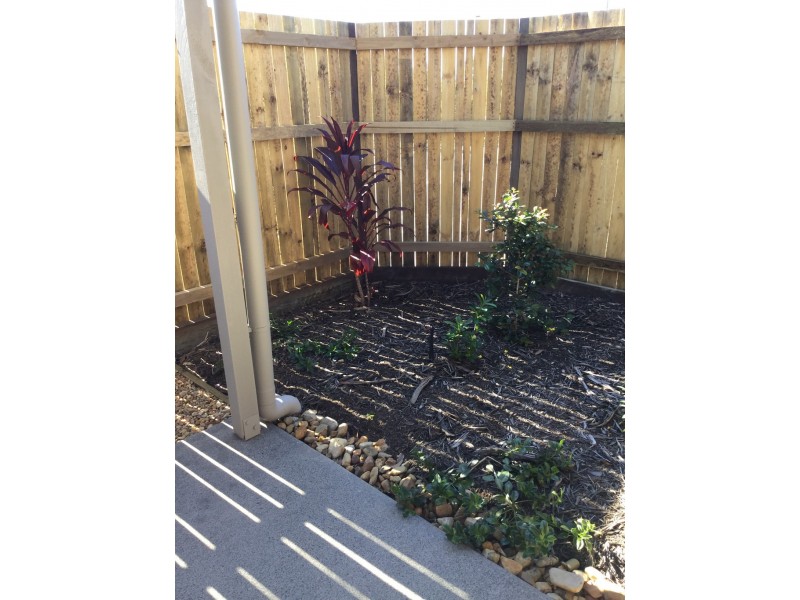 1/75 Gordon Rd, Redland Bay QLD 4165