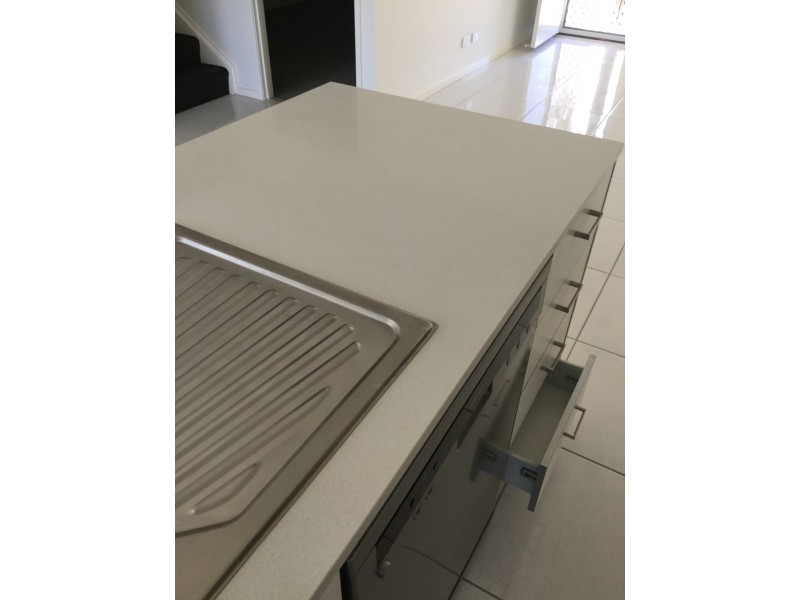 1/75 Gordon Rd, Redland Bay QLD 4165