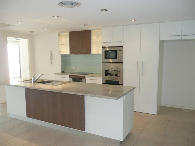 26/7 Grand Parade, Kawana Island QLD 4575