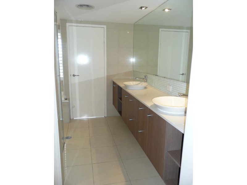 26/7 Grand Parade, Kawana Island QLD 4575