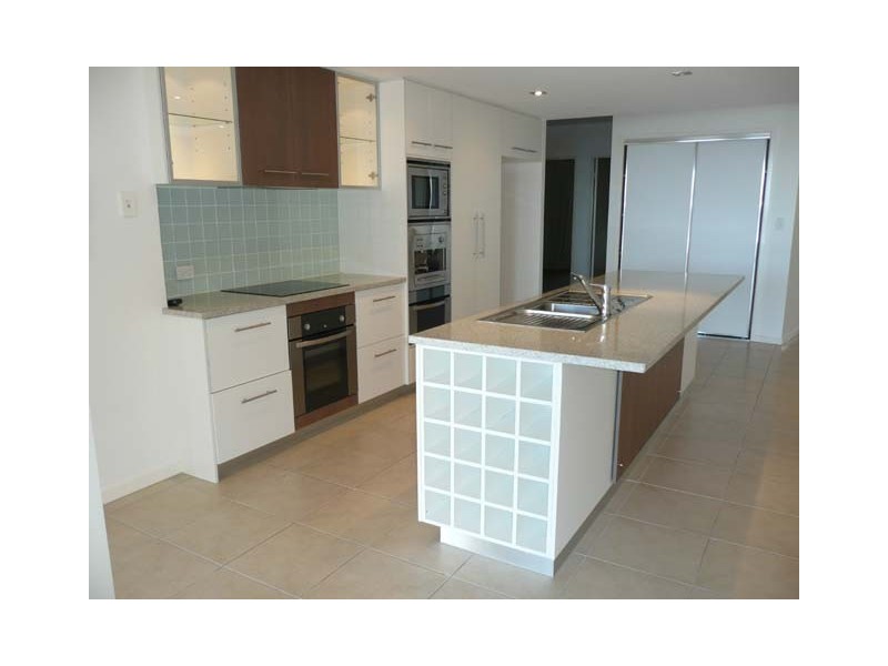 26/7 Grand Parade, Kawana Island QLD 4575