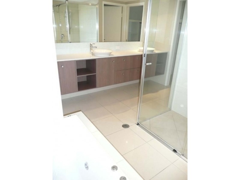 26/7 Grand Parade, Kawana Island QLD 4575