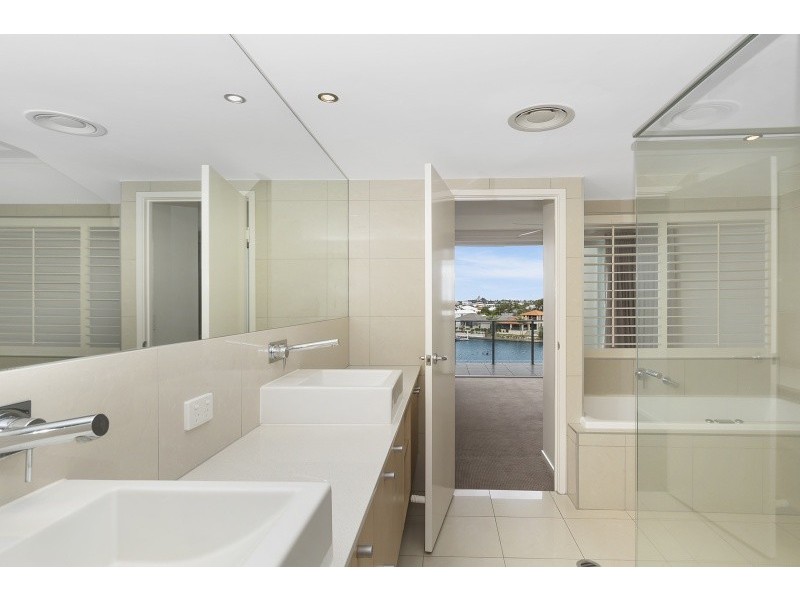 81 7 GRAND PARADE, Kawana Island QLD 4575