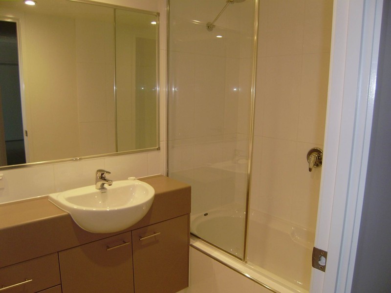 G10/2 Acacia Crt, Robina QLD 4226