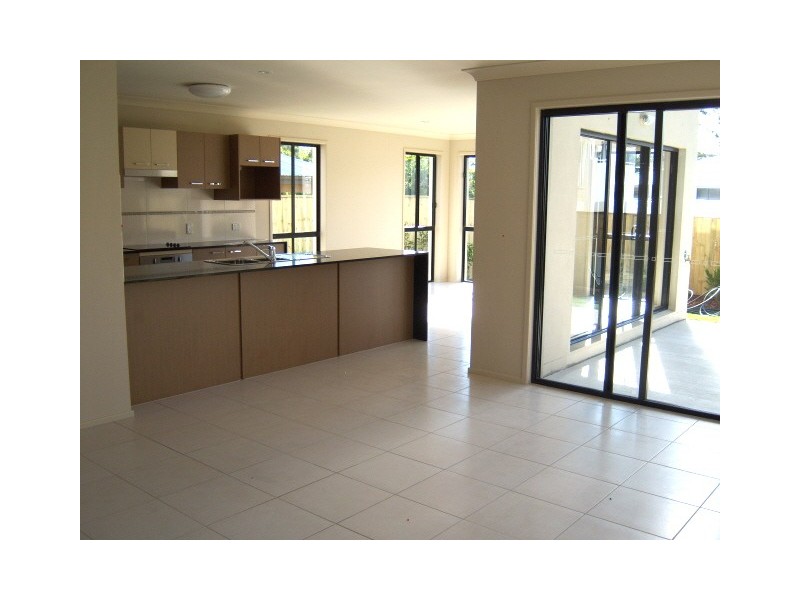 17 Lachlan Drive, Wakerley QLD 4154