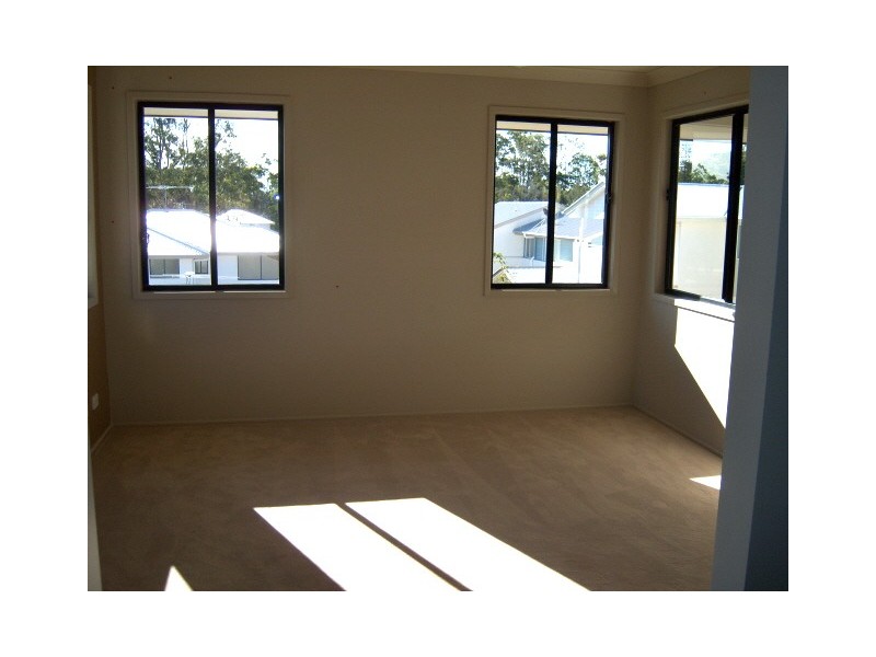 17 Lachlan Drive, Wakerley QLD 4154