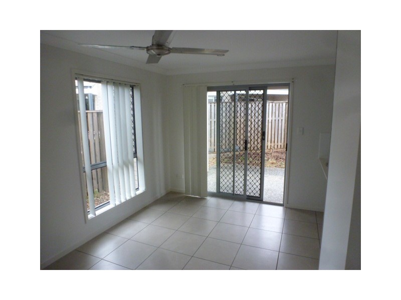 86 CARSELGROVE AVENUE, Fitzgibbon QLD 4018