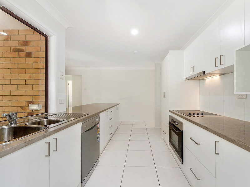 21 MELBOURNE ROAD, Arundel QLD 4214