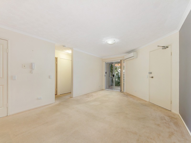 8 7 JOHNSTON STREET, Southport QLD 4215