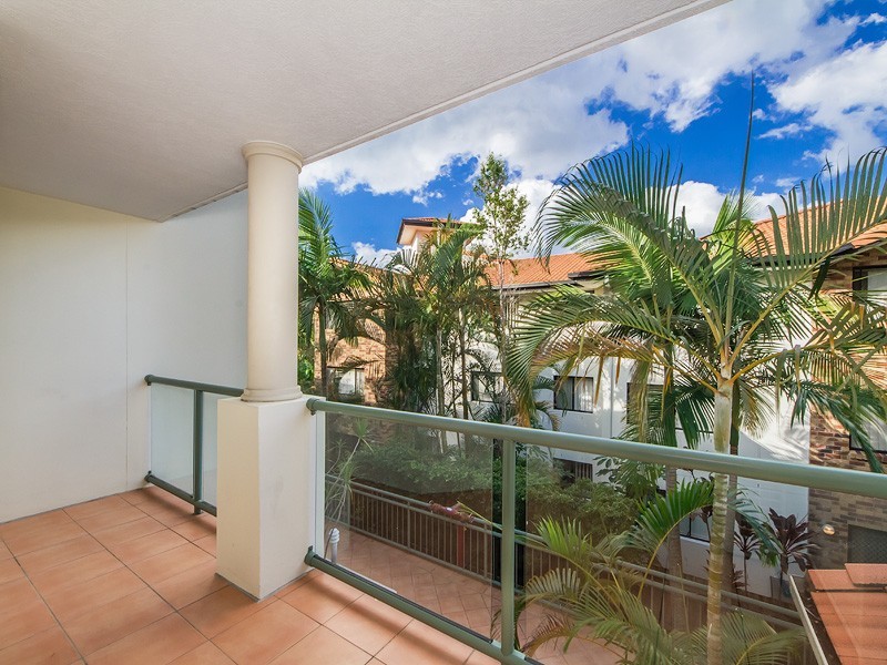 8 7 JOHNSTON STREET, Southport QLD 4215