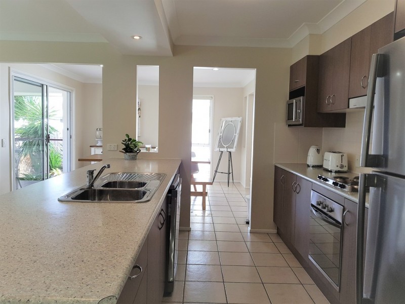 27/29 Lachlan Drive, Wakerley QLD 4154