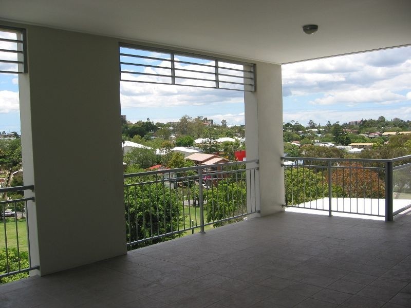 42/28 Belgrave Road, Indooroopilly QLD 4068