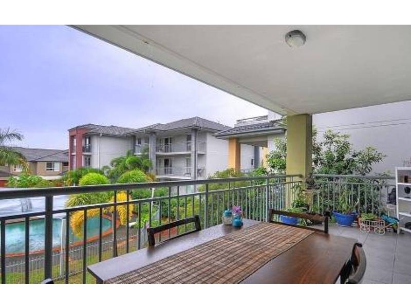 807 Clark Street, Biggera Waters QLD 4216