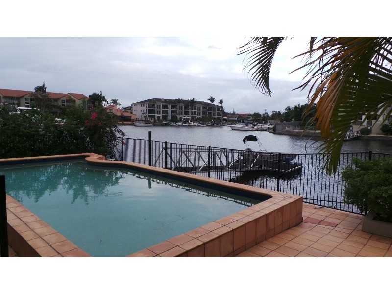 3 79 BAYVIEW STREET, Runaway Bay QLD 4216