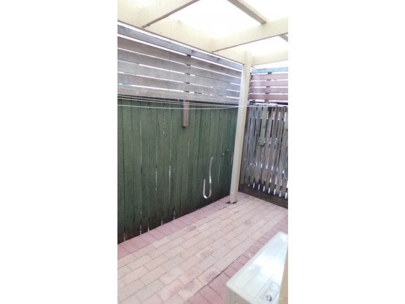 3 79 BAYVIEW STREET, Runaway Bay QLD 4216